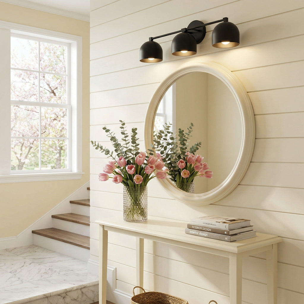 Lampada da parete in metallo con paralume sferico | Lampada dall’atmosfera scandinava per bagno, camera da letto e soggiorno | Illuminazione da parete moderna nera, oro e ottone - Lamylie