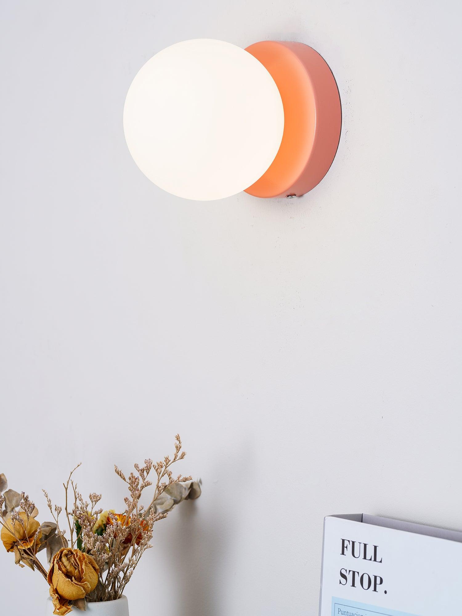 Nuvol Wandleuchte — Metall-Wandspot mit Glasglobus ø12cm — Kompakte Wandbeleuchtung in 5 Farben - Lamylie