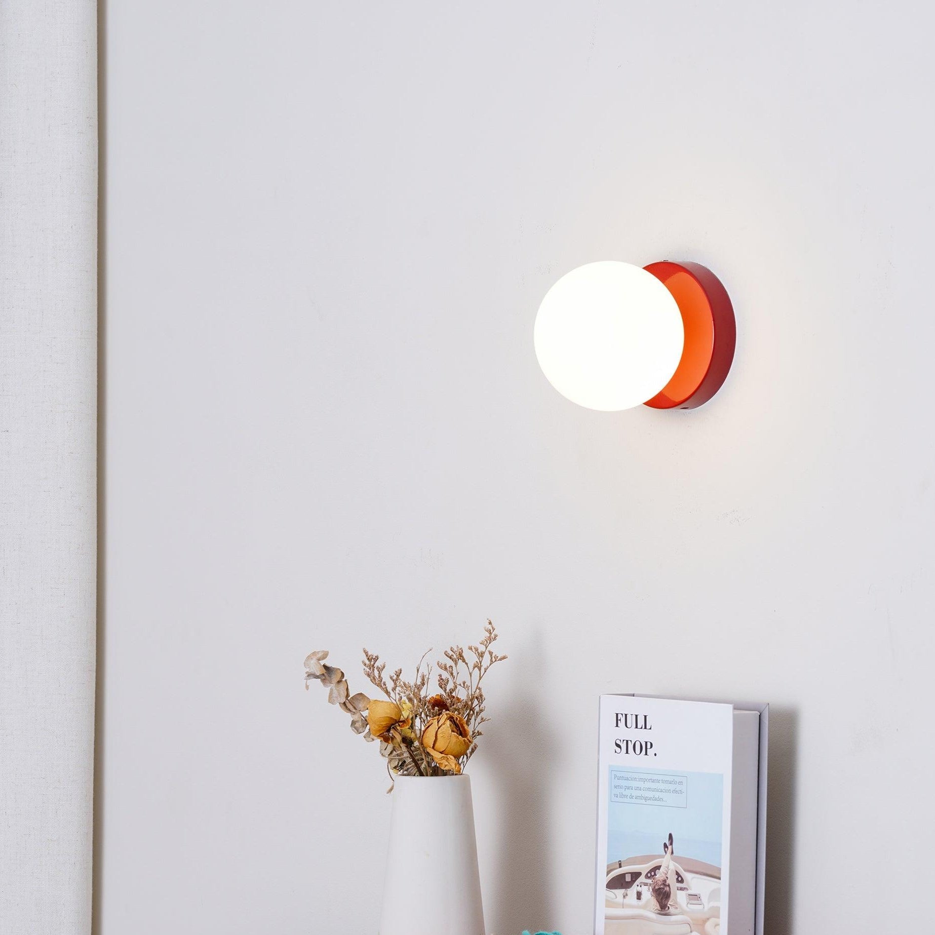 Nuvol Wandleuchte — Metall-Wandspot mit Glasglobus ø12cm — Kompakte Wandbeleuchtung in 5 Farben - Lamylie