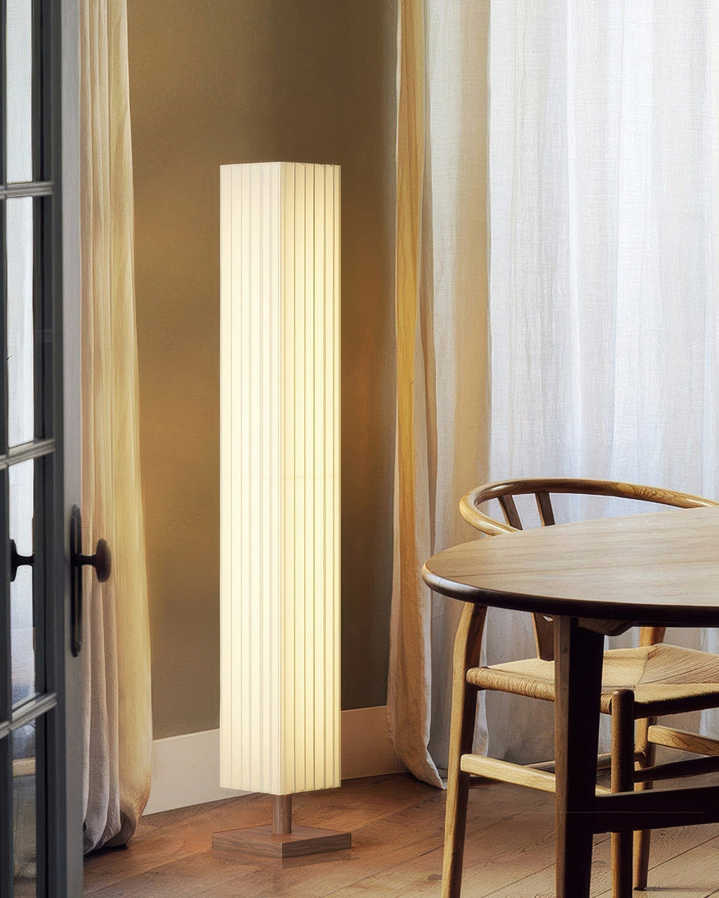 Sylara gulvlampe — orientalsk minimalistisk design i wabi-sabi-stil
