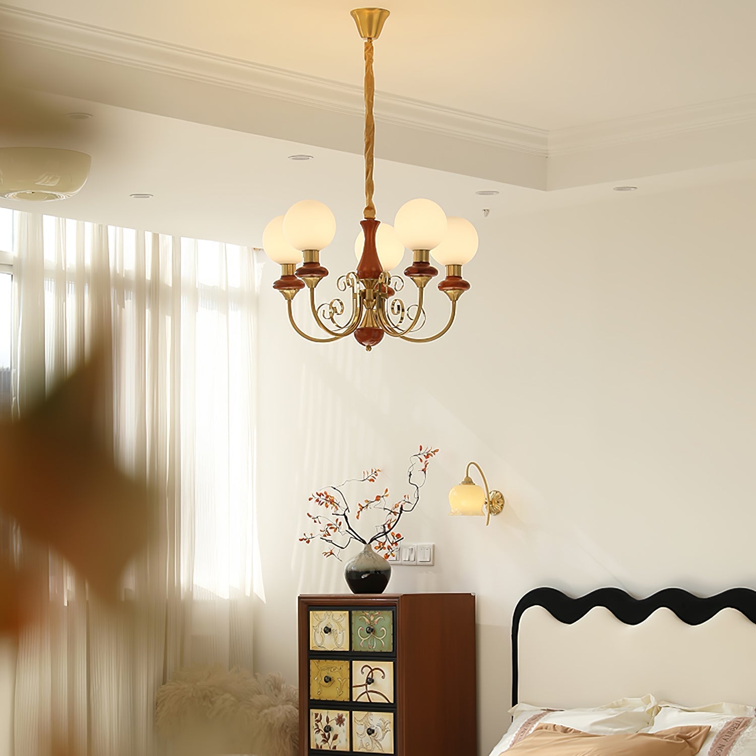 Chandelier with Green Glass Shades and Gold or Black Finish | Luxury Pendant Lamp in 3, 5 or 8 Light Points - Lamylie
