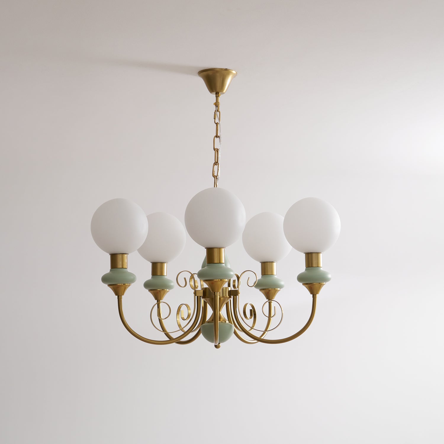 Chandelier with Green Glass Shades and Gold or Black Finish | Luxury Pendant Lamp in 3, 5 or 8 Light Points - Lamylie