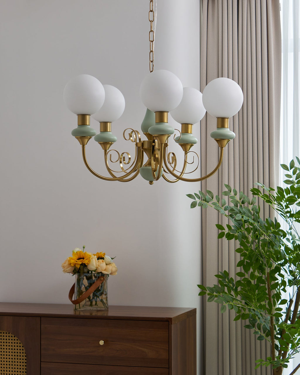 Chandelier with Green Glass Shades and Gold or Black Finish | Luxury Pendant Lamp in 3, 5 or 8 Light Points - Lamylie