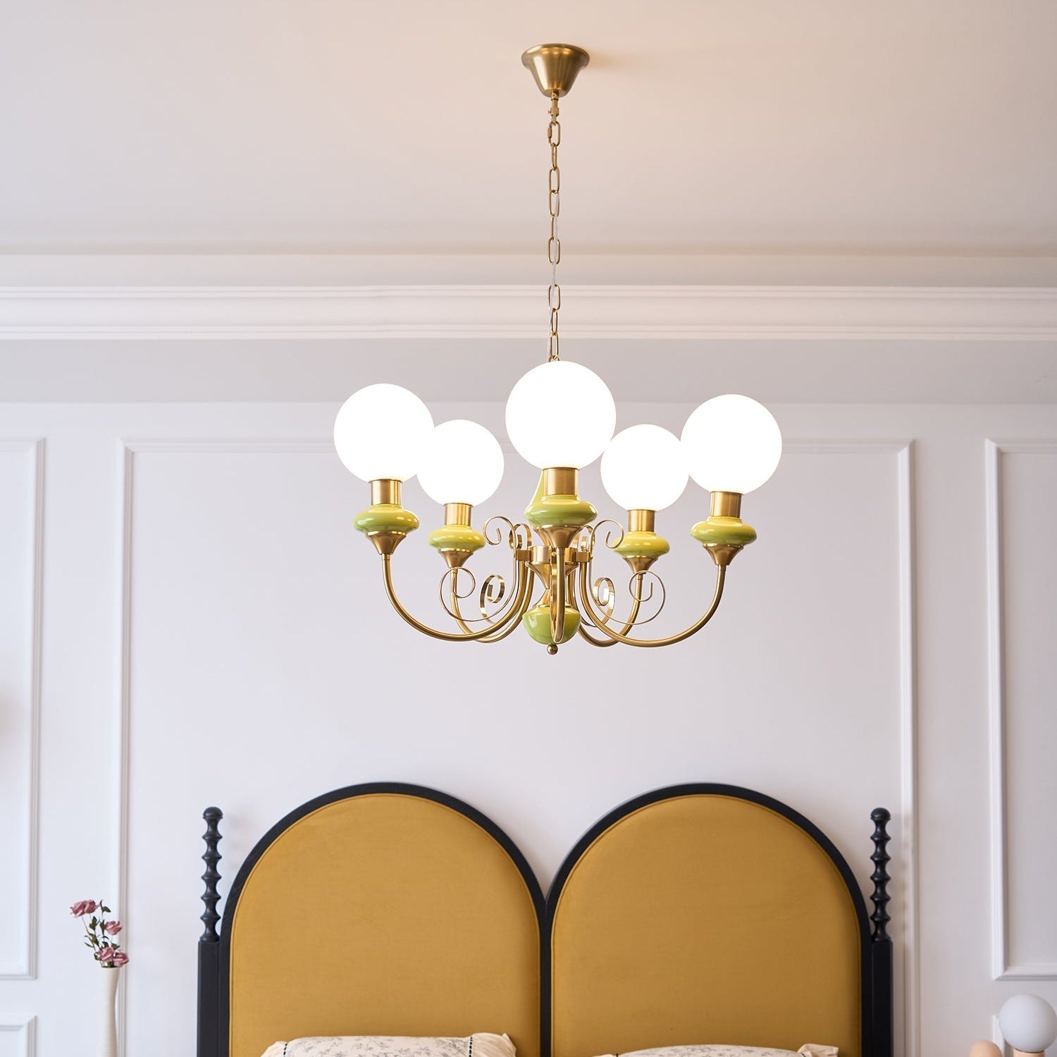 Chandelier with Green Glass Shades and Gold or Black Finish | Luxury Pendant Lamp in 3, 5 or 8 Light Points - Lamylie