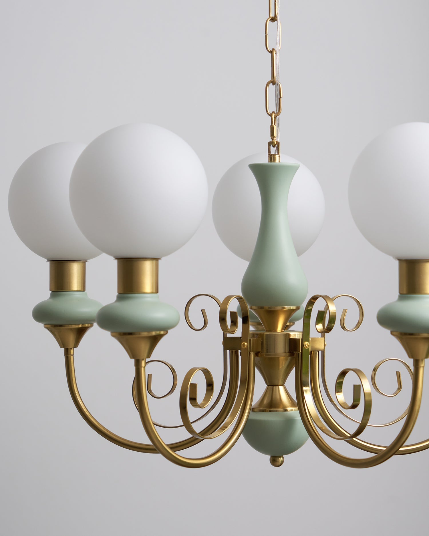 Chandelier with Green Glass Shades and Gold or Black Finish | Luxury Pendant Lamp in 3, 5 or 8 Light Points - Lamylie