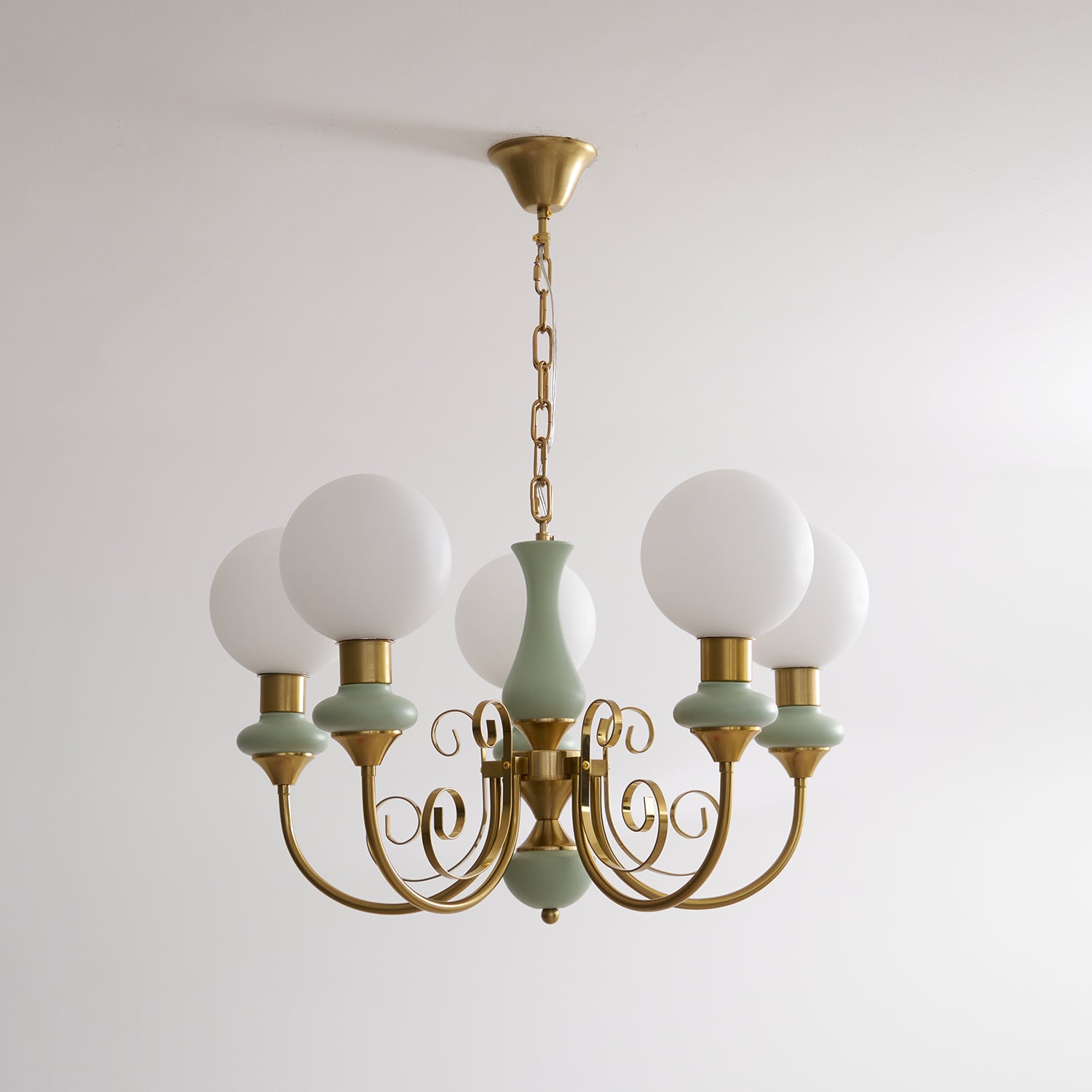 Chandelier with Green Glass Shades and Gold or Black Finish | Luxury Pendant Lamp in 3, 5 or 8 Light Points - Lamylie