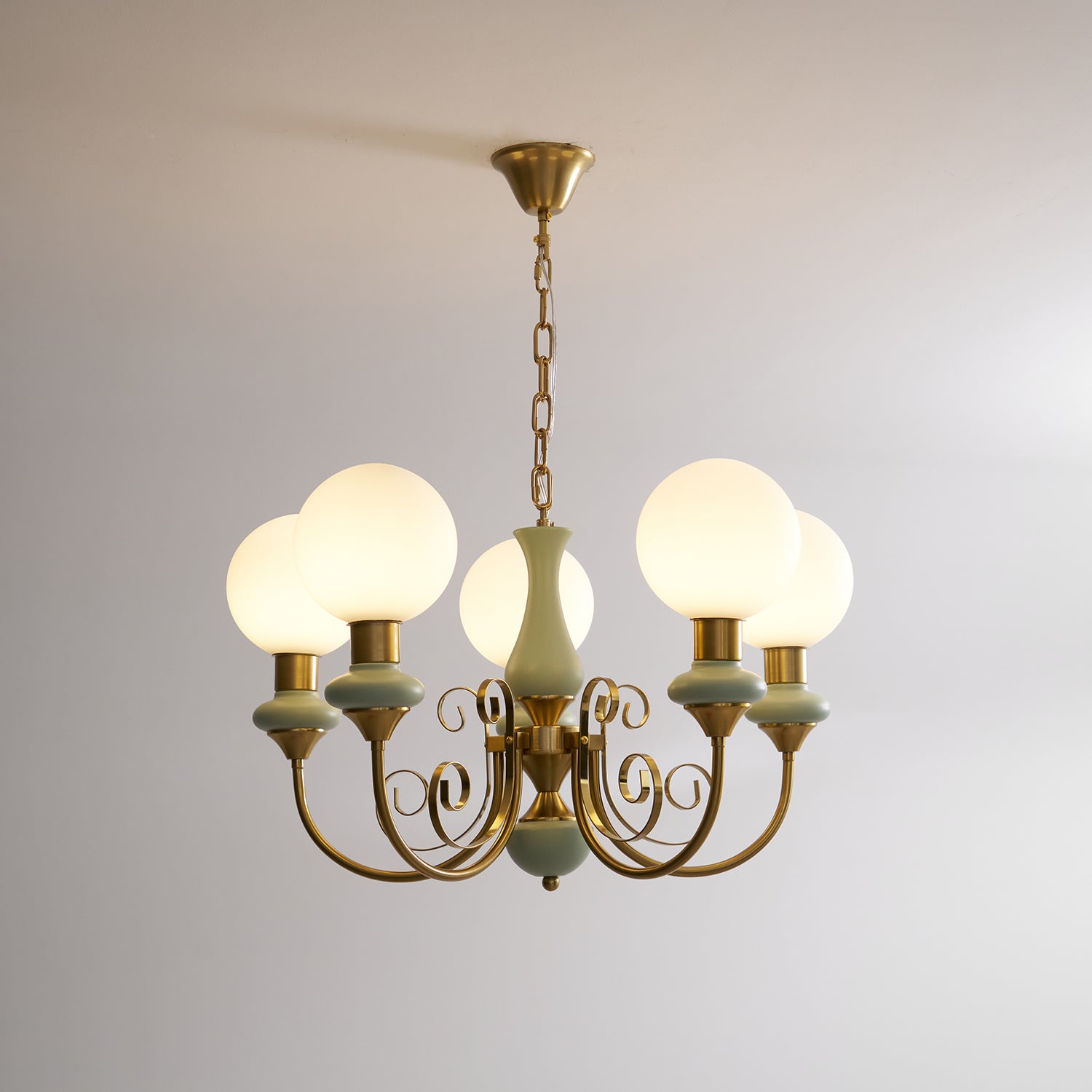 Chandelier with Green Glass Shades and Gold or Black Finish | Luxury Pendant Lamp in 3, 5 or 8 Light Points - Lamylie