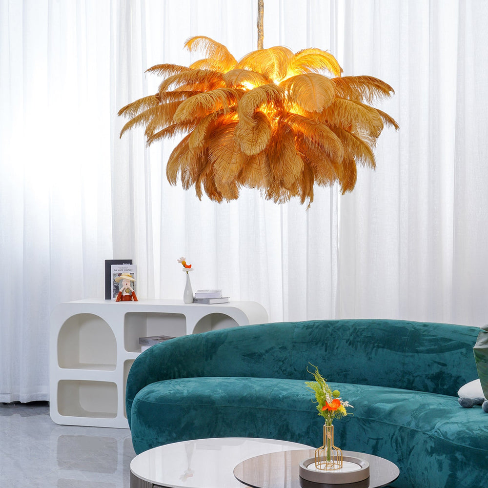 Feder-Kronleuchter 56 Handcolorierte Federn Messingfassung Gold Silber Hollywood Glamour Statement-Beleuchtung - Lamylie