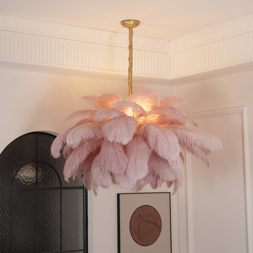 Feder-Kronleuchter 56 Handcolorierte Federn Messingfassung Gold Silber Hollywood Glamour Statement-Beleuchtung - Lamylie