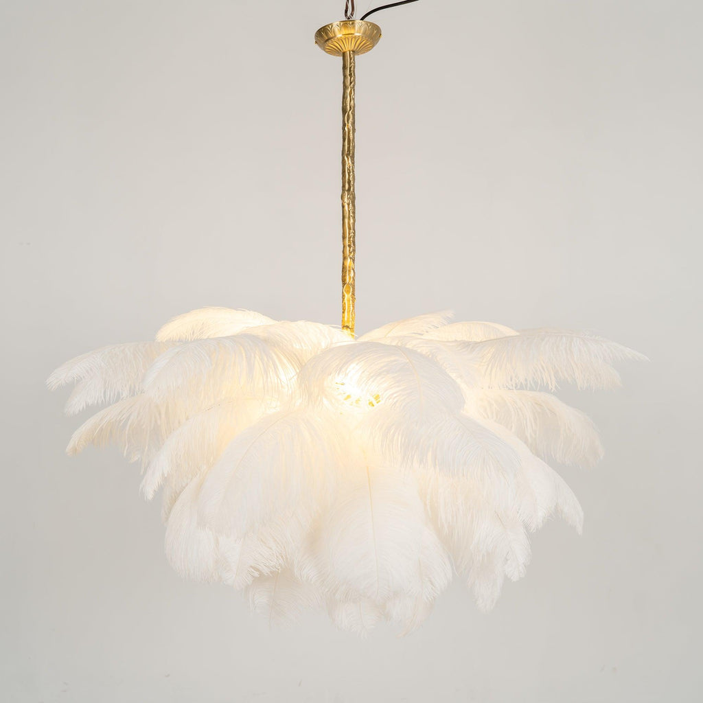 Feder-Kronleuchter 56 Handcolorierte Federn Messingfassung Gold Silber Hollywood Glamour Statement-Beleuchtung - Lamylie