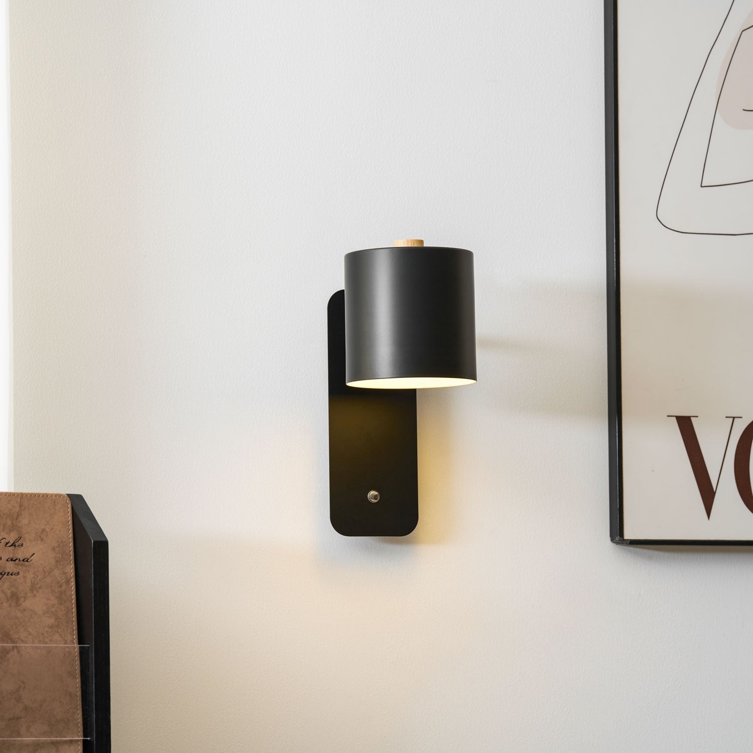 Rotatable Wall Lamp Rechargeable USB-C 350° Rotation Dimmable Touch 4 Colors - Lamylie