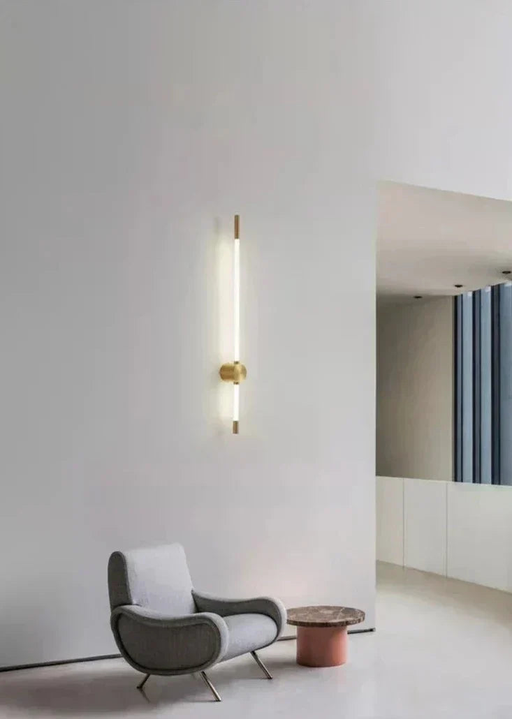 Κάθετο επίτοιχο φωτιστικό LED LumaFlex — Λεπτό μεταλλικό φινίρισμα, ενεργειακά αποδοτικός φωτισμός