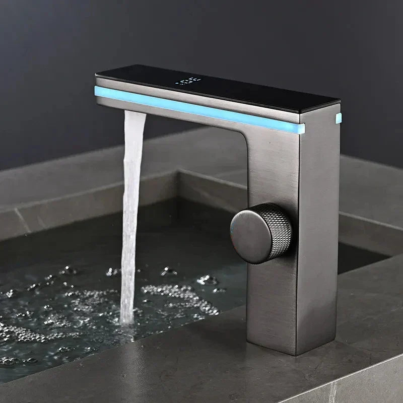 LED-kran for montering på servant med hydrogenerator - Lamylie