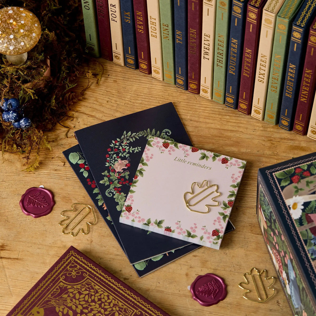 Kreativ adventskalender | 24 overraskelser med skrivesaker for daglig inspirasjon – Lamylie