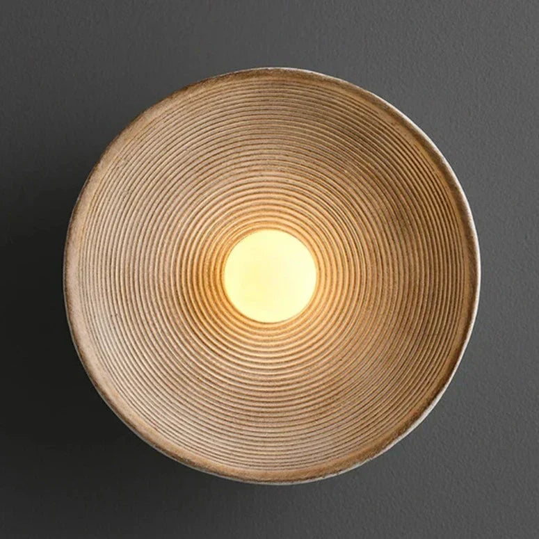 Moderne skandinavische Wandleuchte mit Holzoptik und sanftem Licht | Klein 20 cm oder Groß 27 cm | Warmweiß Kaltweiß oder Dimmbar - Lamylie