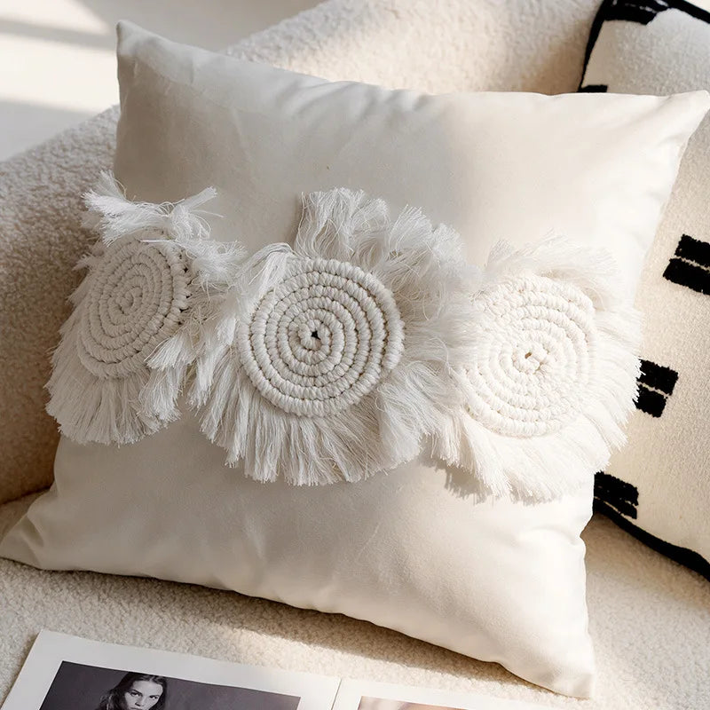 Lyra kuddfodral i linne och bomull med broderat hästmotiv