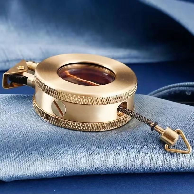 Vintage Retro Gas Lighter | Classic Refillable Pocket Lighter for Collectors - Lamylie