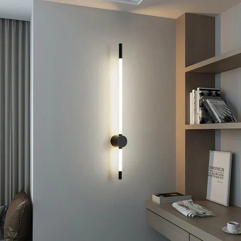 Κάθετο επίτοιχο φωτιστικό LED LumaFlex — Λεπτό μεταλλικό φινίρισμα, ενεργειακά αποδοτικός φωτισμός