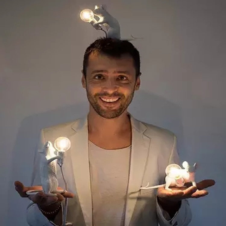 Museformet lampe med unikt design | Dekorativ bordlampe med leken mus | Varmt stemningslys til stue, soverom og kontor – Lamylie