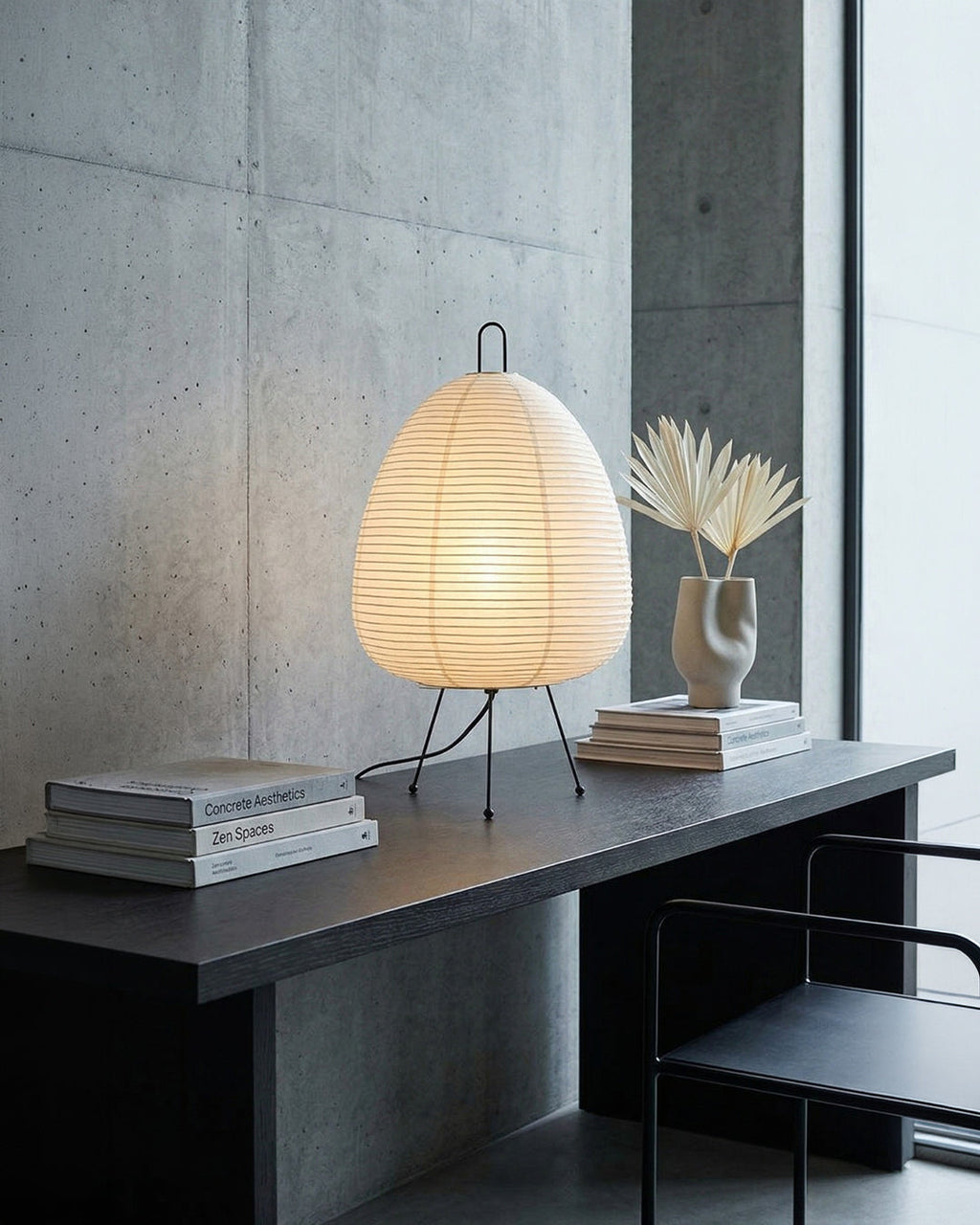 Japanische Tischlampe Sakura mit Reispapier & Dreibein | Minimalistisches Design Warmweißes Licht | Ø28cm H48cm - Lamylie