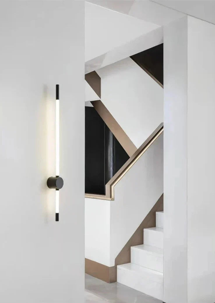 Κάθετο επίτοιχο φωτιστικό LED LumaFlex — Λεπτό μεταλλικό φινίρισμα, ενεργειακά αποδοτικός φωτισμός