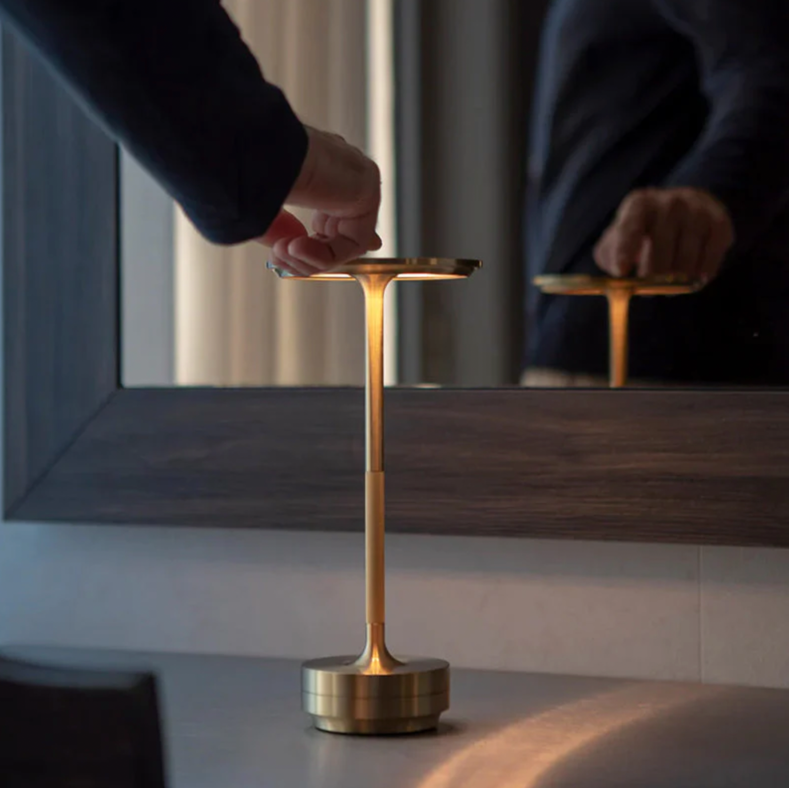 LuminaLux - Candeeiro de design sem fios | Recarregável por USB | Controlo tátil | Candeeiro de mesa | Iluminação ambiente - Lamylie