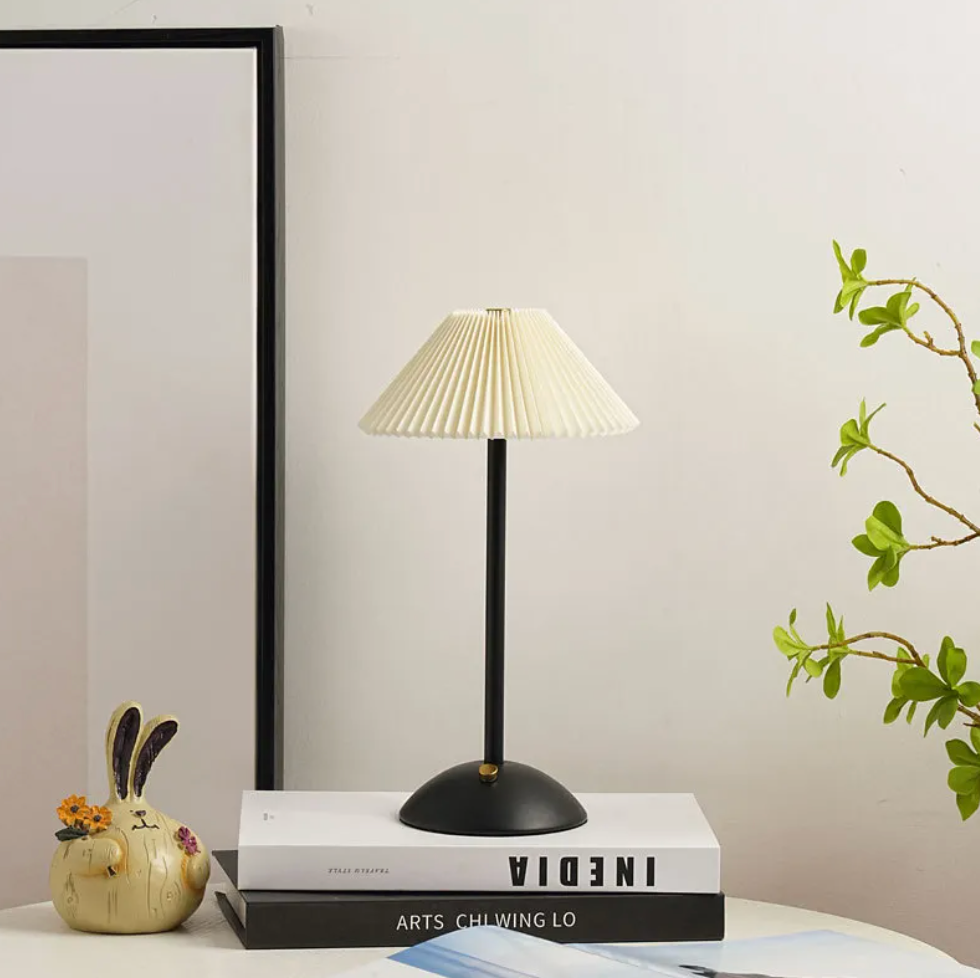 Wireless Modern Table Lamp with USB Charging Function LumiFold - Dimmable in 3 Steps | Bedside Lamp | Living Room - Lamylie
