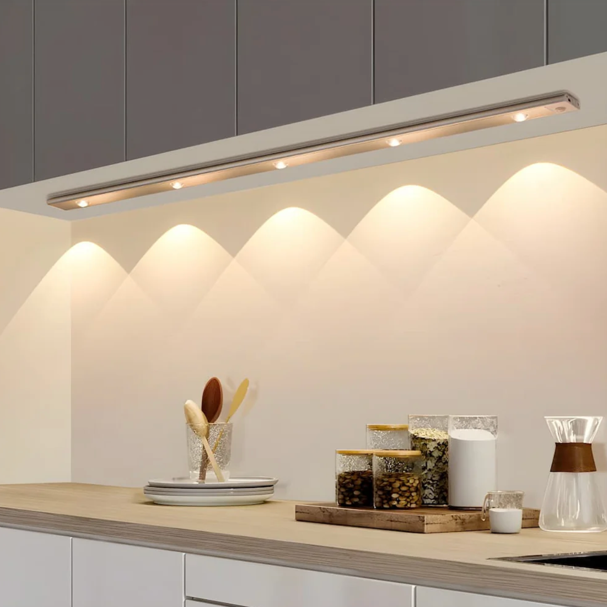 SmartLight - Wireless LED Light with Integrated Motion Sensor - Lamylie
