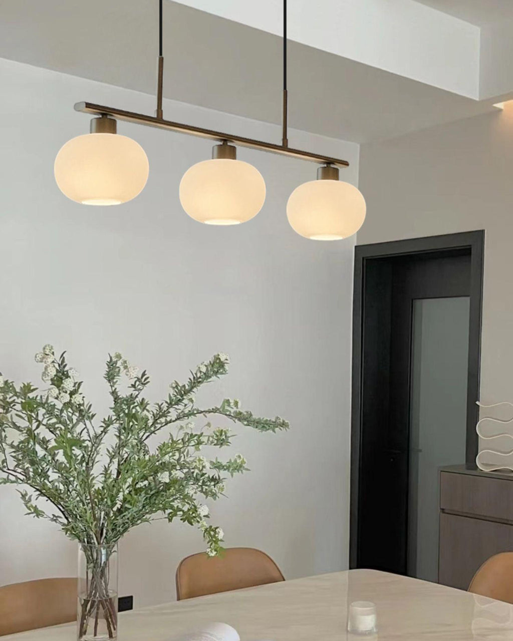 Design-Hängeleuchte mit 3 Glaskugelschirmen - Stilvolle Esszimmerbeleuchtung für Tisch und Kücheninsel - Verstellbar 150 cm - Nickel oder Gold - E26/E27 - Lamylie