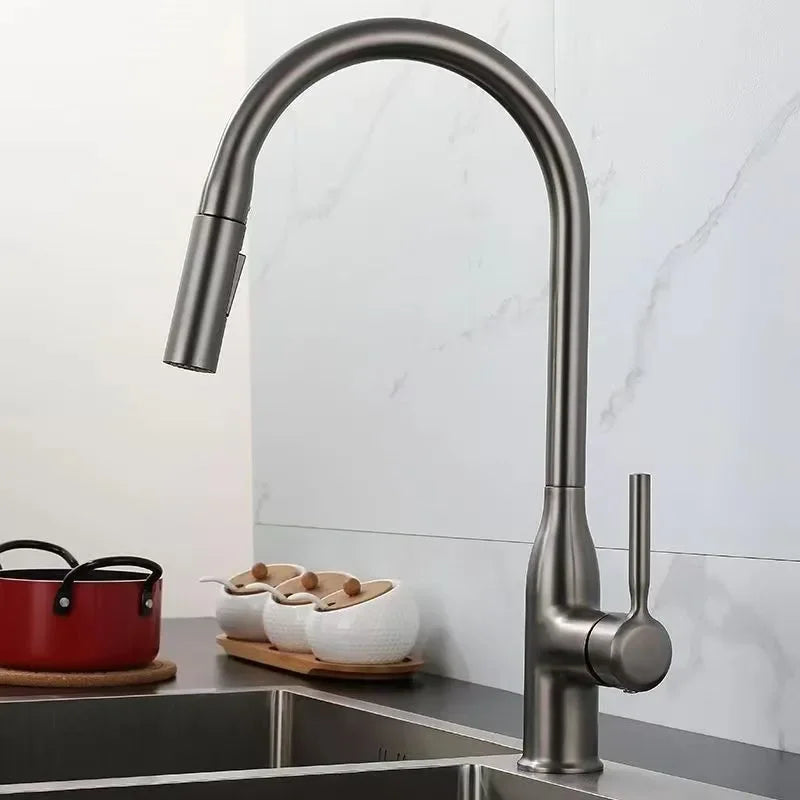 Kuchyňská baterie z kartáčované mosazi s flexibilní pružinovou výsuvnou sprškou - Lamylie