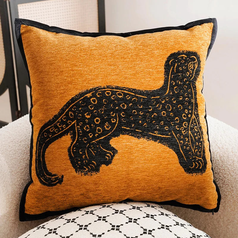 Lyra kuddfodral i linne och bomull med broderat hästmotiv