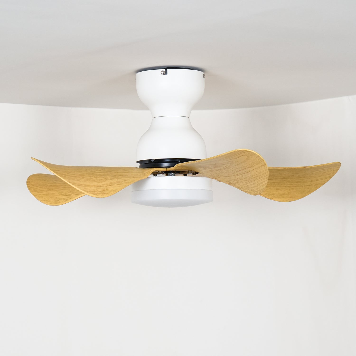 Takfläkt med integrerad LED-belysning och träeffekt, 74 cm – Lamylie