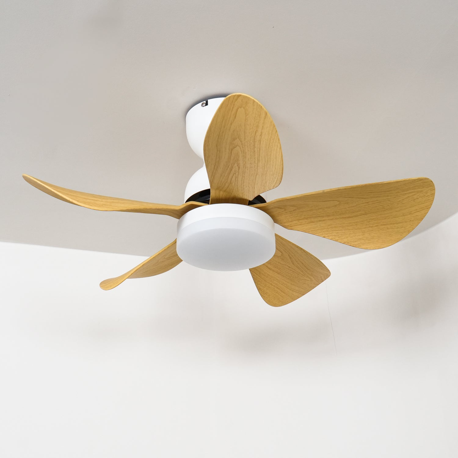 Takfläkt med integrerad LED-belysning och träeffekt, 74 cm – Lamylie