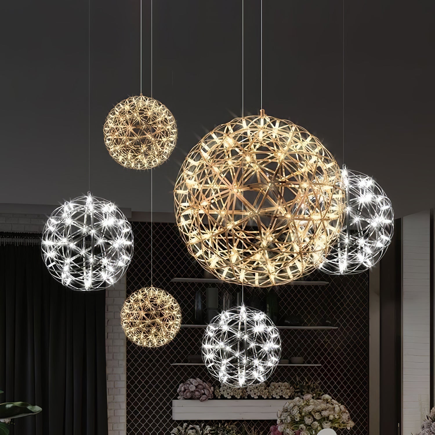 Stříbrná LED závěsná lampa ve tvaru koule, ambientní osvětlení, moderní svítící koule se stmívatelnými světelnými body, průhledná křišťálová koule, dekorativní skandinávský design, teplé bílé světlo, průmyslová interiérová lampa – Lamylie