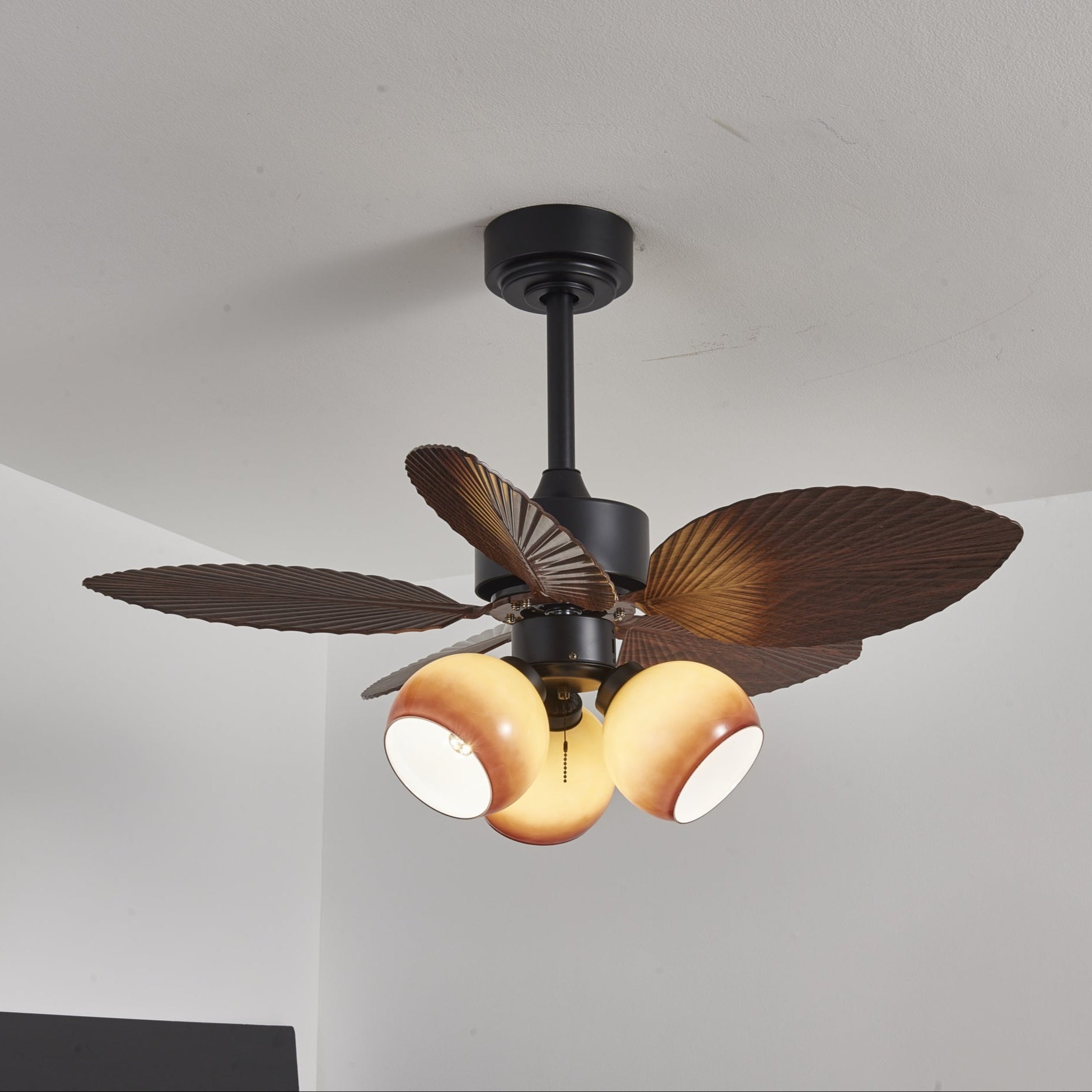 Vintage mennyezeti ventilátor világítással | 91 cm átmérő | Diófa felület és narancssárga lámpaernyő – Lamylie