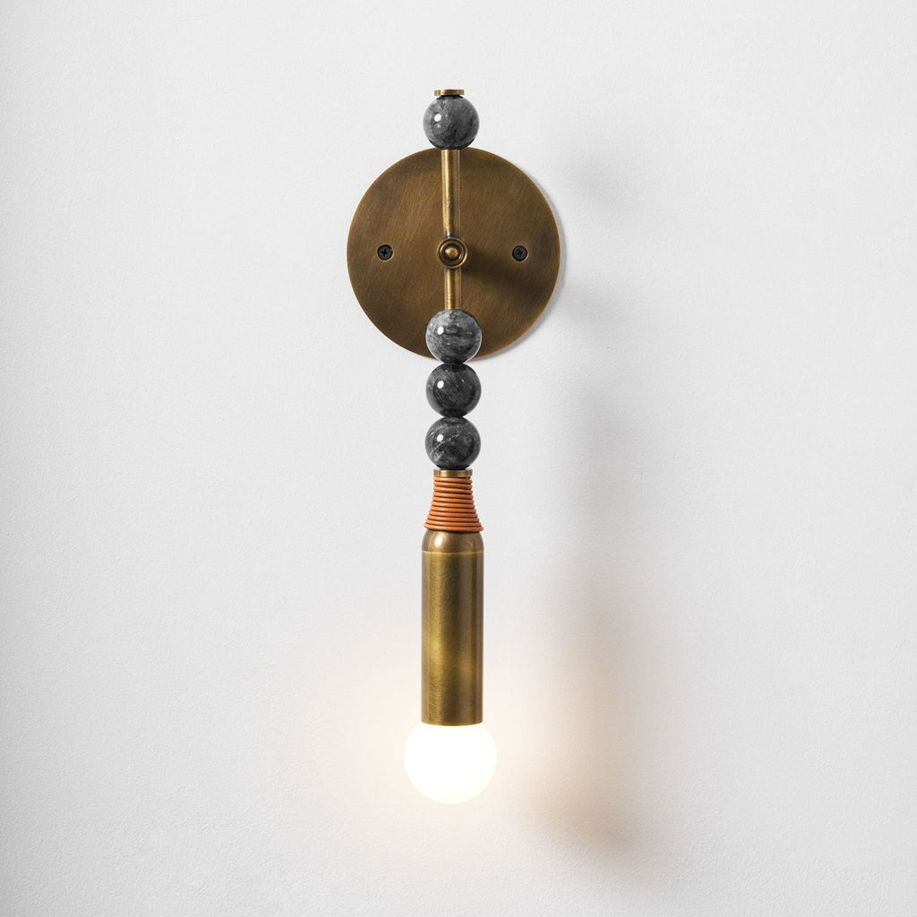 Lampă de perete Toam din marmură și alamă | Design inspirat de Persepolis, cu finisaj din alamă antichizată, 18.9 și 27.6 inch – Lamylie