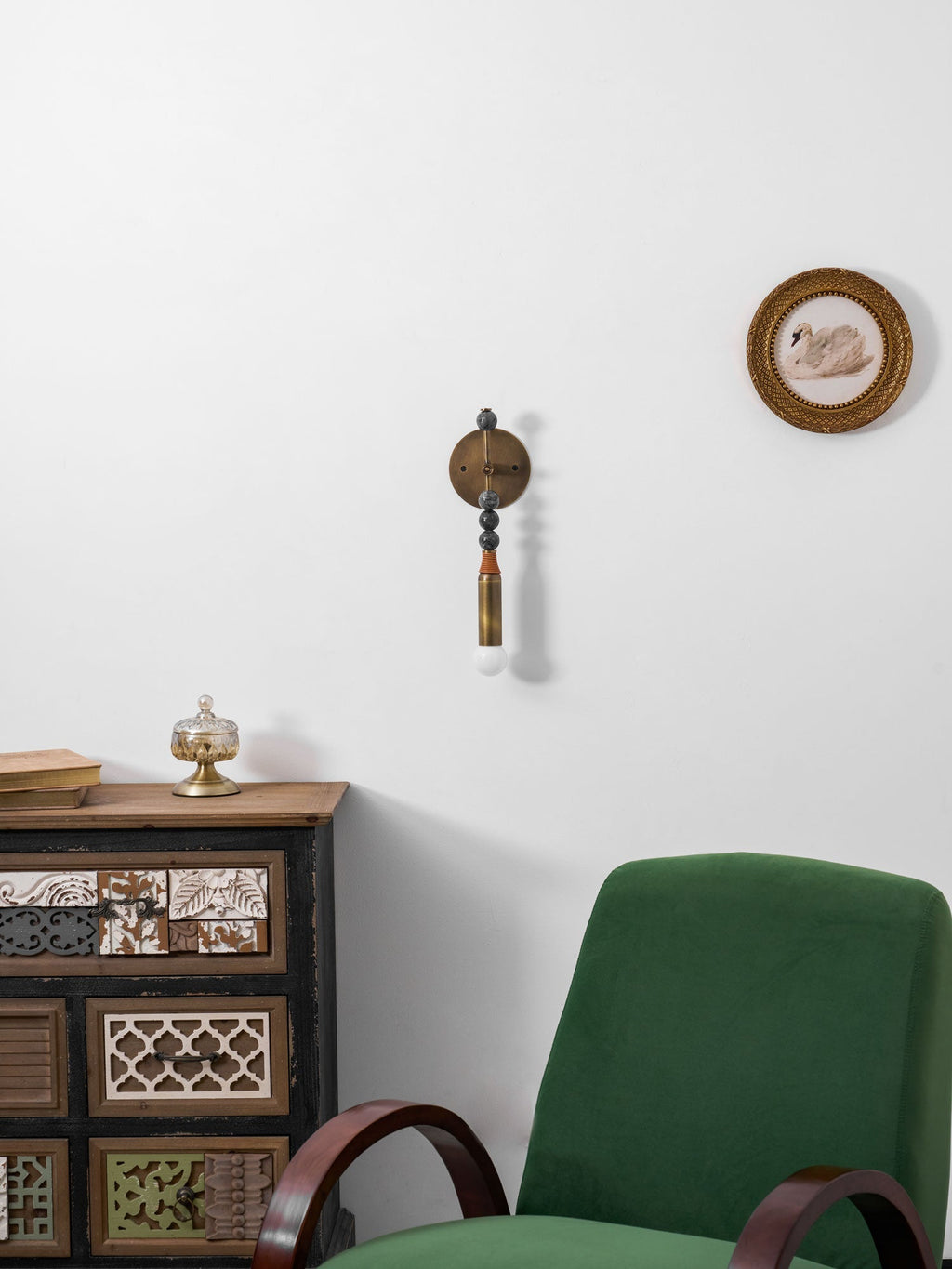 Lampă de perete Toam din marmură și alamă | Design inspirat de Persepolis, cu finisaj din alamă antichizată, 18.9 și 27.6 inch – Lamylie