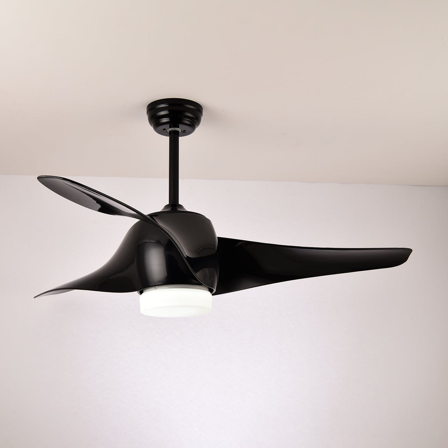 Ceiling Fan with Lighting 132 cm Adjustable Quiet Motor and Remote Control for Living Room Bedroom - Lamylie