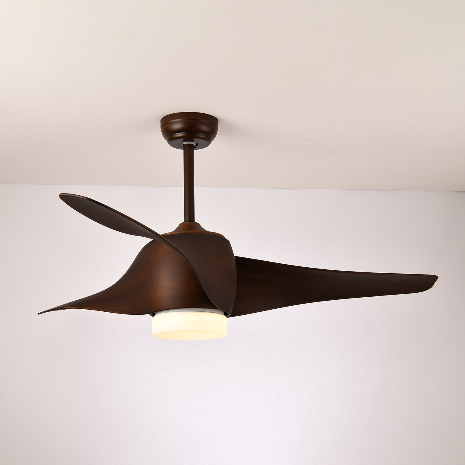 Ceiling Fan with Lighting 132 cm Adjustable Quiet Motor and Remote Control for Living Room Bedroom - Lamylie