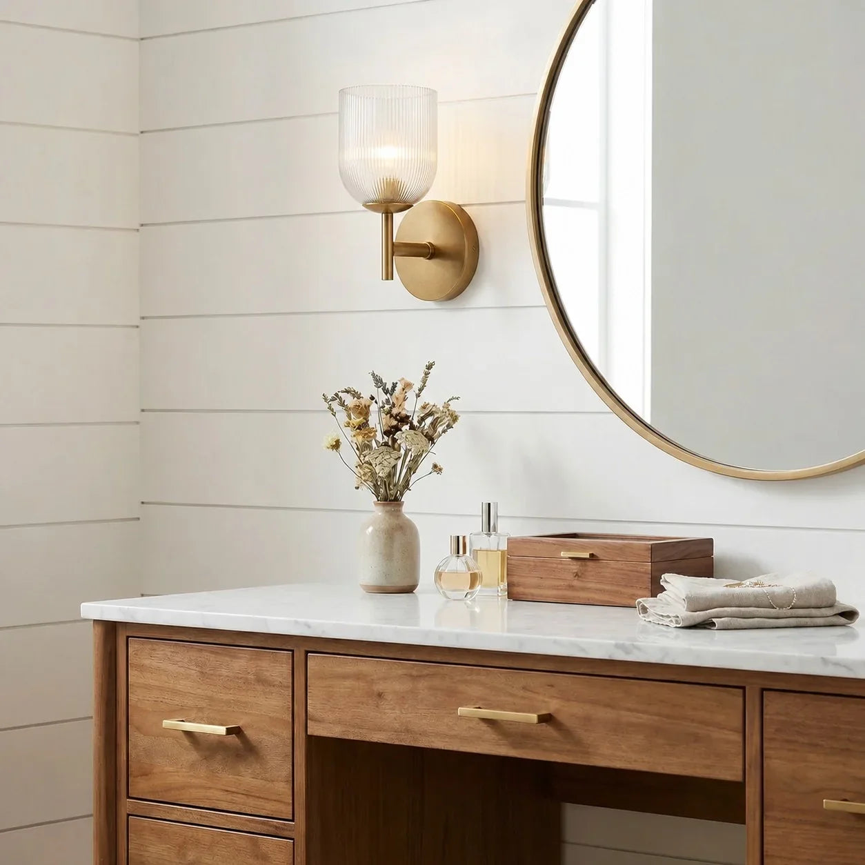 Candeeiro de parede com vidro canelado e acabamento em cobre para corredor, quarto e casa de banho – Lamylie