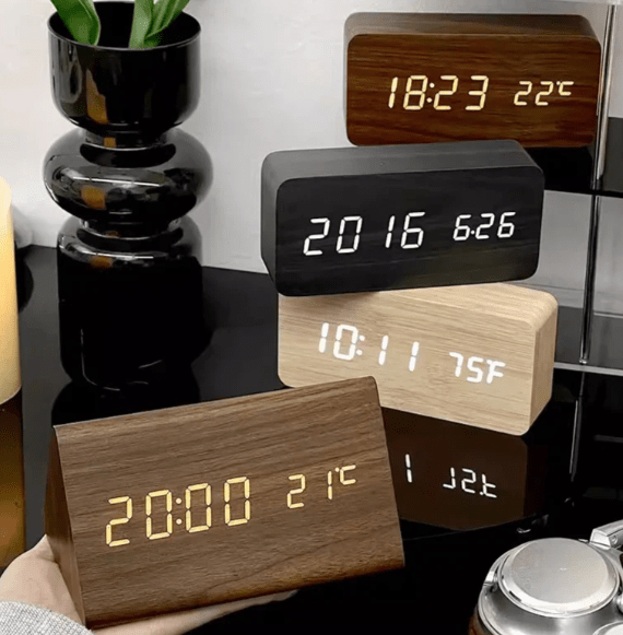 Minimalistische Holz-LED-Uhr mit Sprachaktivierung und Klatscherkennung – Lamylie
