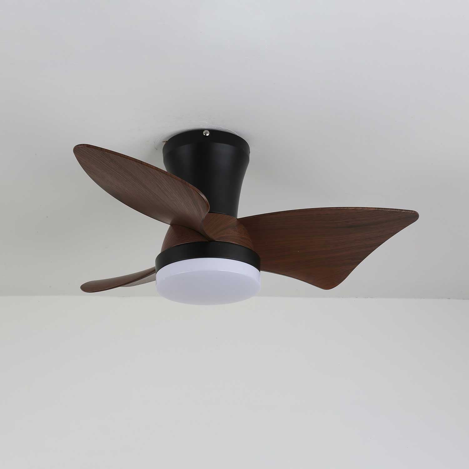 Moderní stropní ventilátor s osvětlením | vzhled dřeva a LED 24W | tichý chod a dálkové ovládání – Lamylie