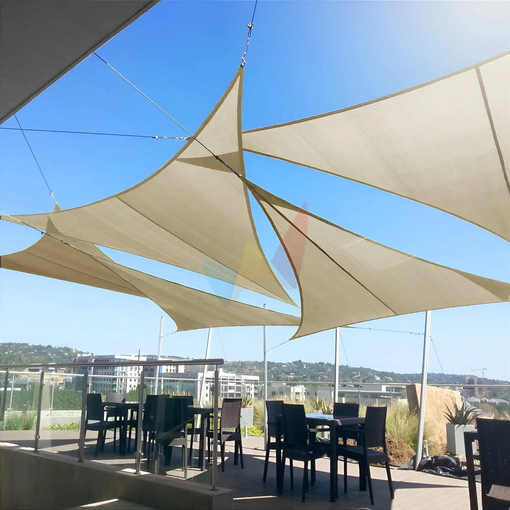 Prelată triunghiulară impermeabilă pentru umbrire | Parasolar cu protecție UV pentru grădină, terasă, piscină, spațiu exterior, terasă, balcon și decor exterior – Lamylie