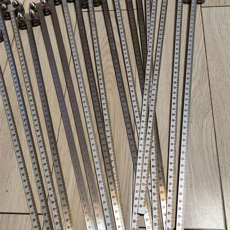 مسطرة توجيه فولاذية EdgeMaster — اجعل كل قطعه مثاليًا، من دون هدر، وبحرفية احترافية - Lamylie