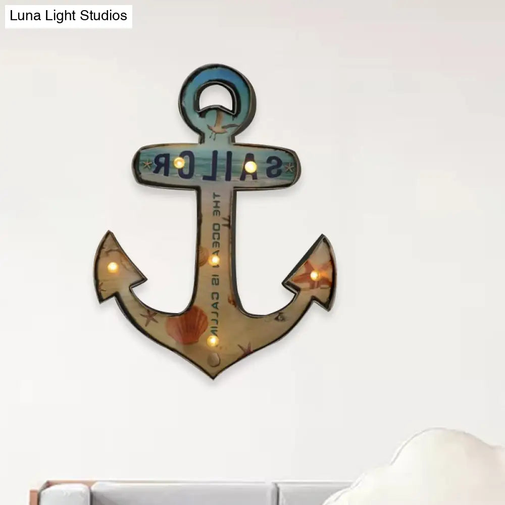 Lámpara de pared LED de montaje en superficie con alimentación por batería | Luz nocturna moderna de metal en negro, rosa-rojo y azul-amarillo - Lamylie