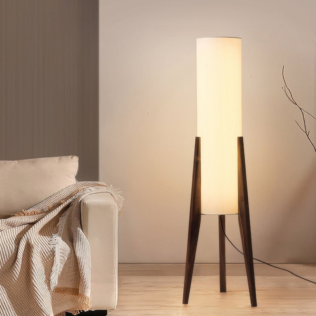 Stehlampe im skandinavischen Stil mit Walnussfuß und verstellbarer LED - Lamylie