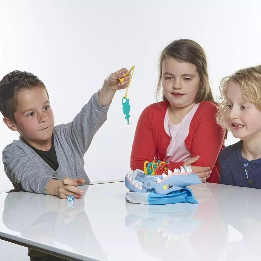 Familienspiel, das Herzen verbindet und für Lachen sorgt - Lamylie