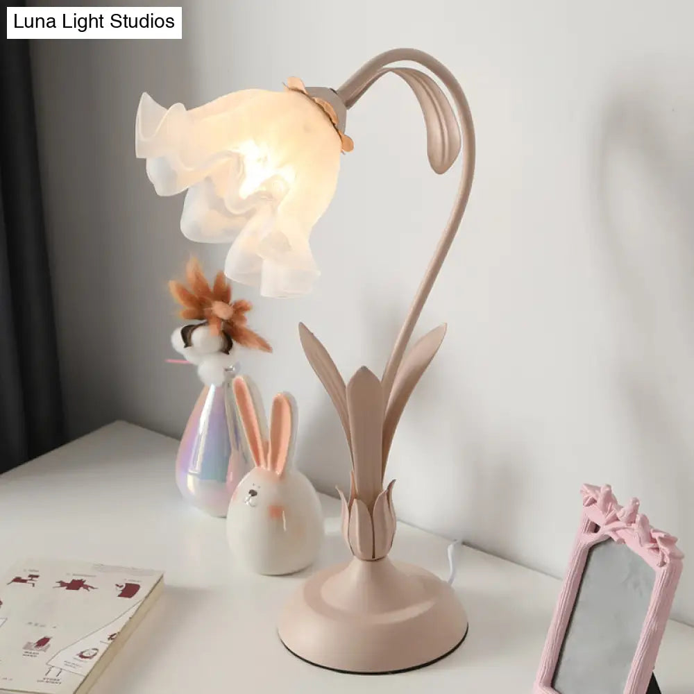 Ländliche Nachtlampe aus satiniertem Glas – Blumenförmige Einzelleuchte für Kinderzimmer (Erhältlich in Rosa oder Grün) - Lamylie