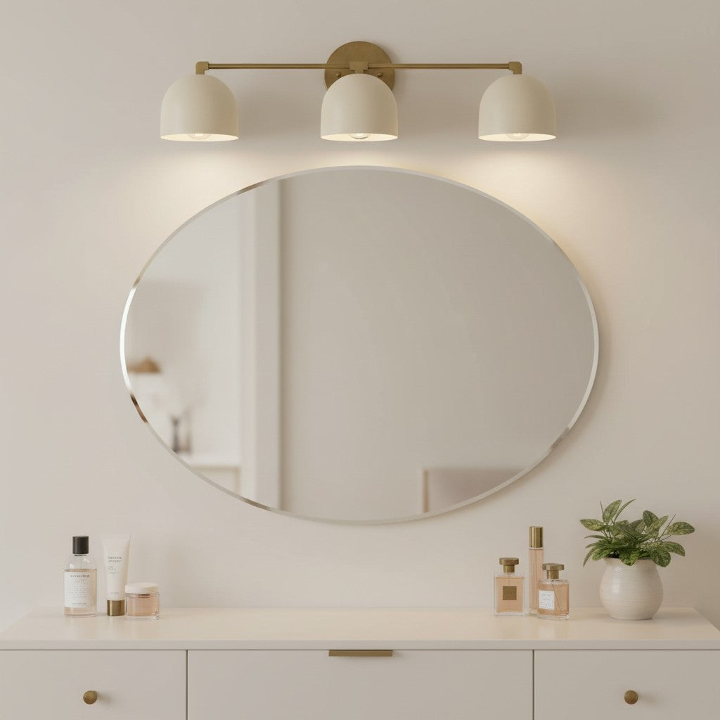 Lampada da parete in metallo con paralume sferico | Lampada dall’atmosfera scandinava per bagno, camera da letto e soggiorno | Illuminazione da parete moderna nera, oro e ottone - Lamylie