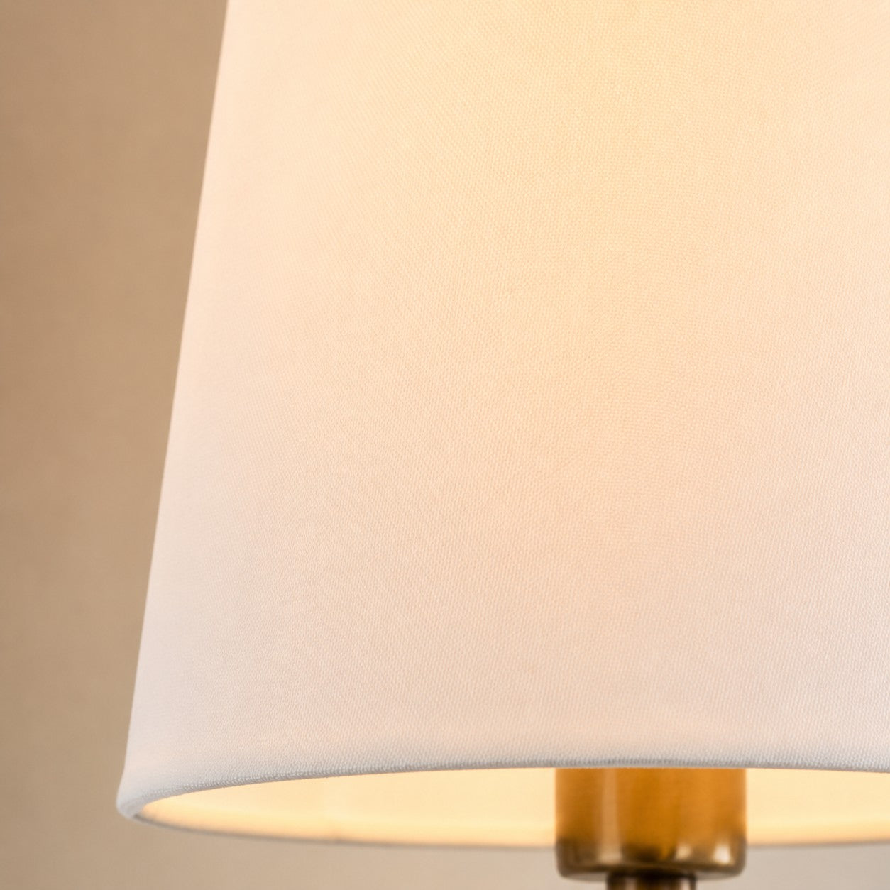Wandleuchte mit Leinen-Schirm - Retro Metallwandleuchte für Schlafzimmer und Flur - Lamylie